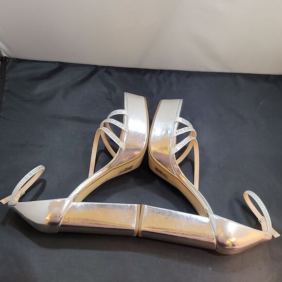 BRAND NEW DELICIOUS STRAP STUDDED EMBELLISHMENTS PLATFORM SANDAL - Picture 11 of 14